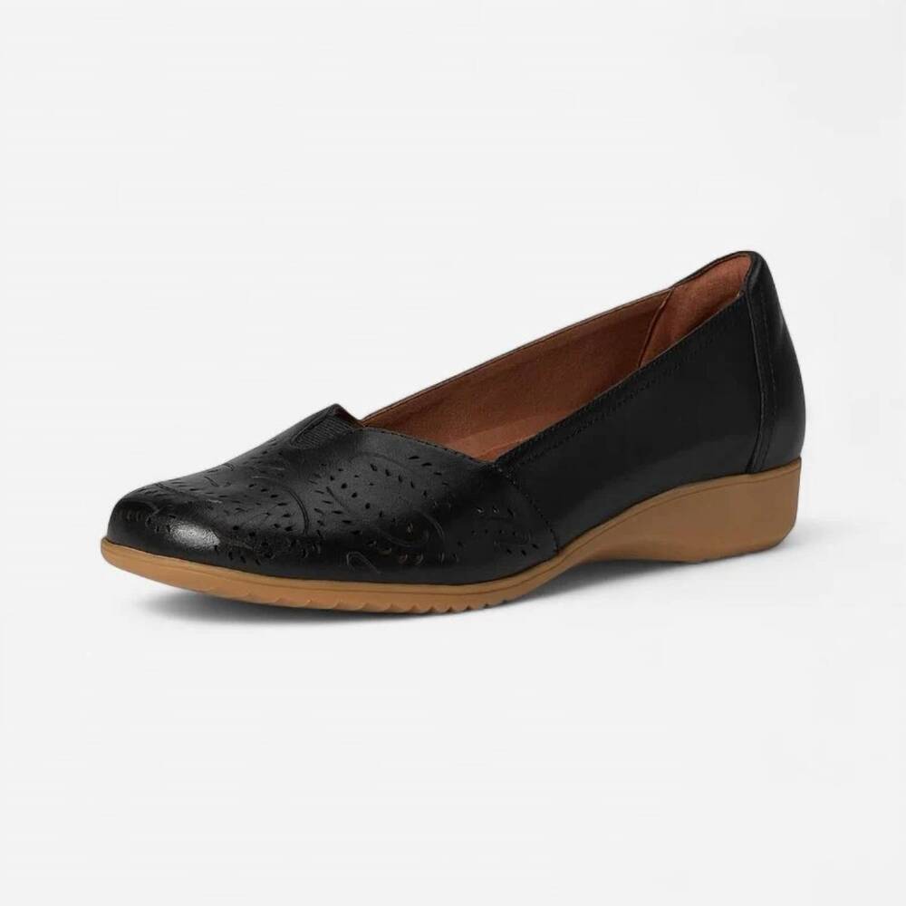 NEW COBB HILL women's chrozie flats in black